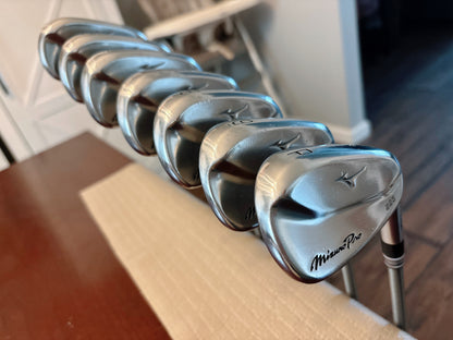 Mizuno Pro 225 Iron Set 4-PW / Aerotech Steelfiber X-Stiff