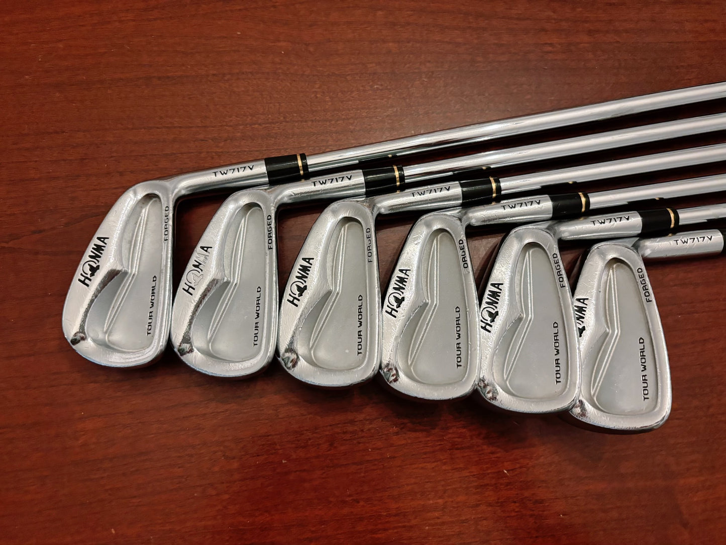 Honma Tour World Forged Iron Set / Stiff