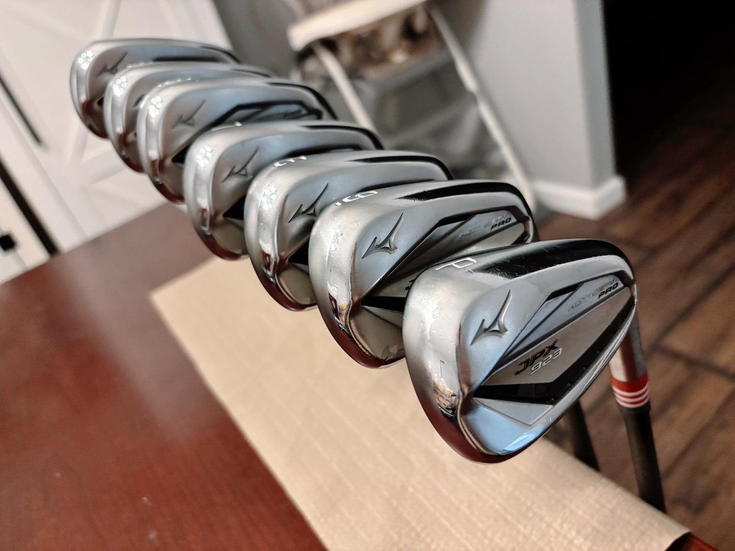 Mizuno JPX 923 Hot Metal Pro Iron Set 4-PW / Accra 110 X-Stiff Graphite