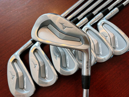 Mizuno Pro 243 Iron Set 4-PW / True Temper Elevate Stiff