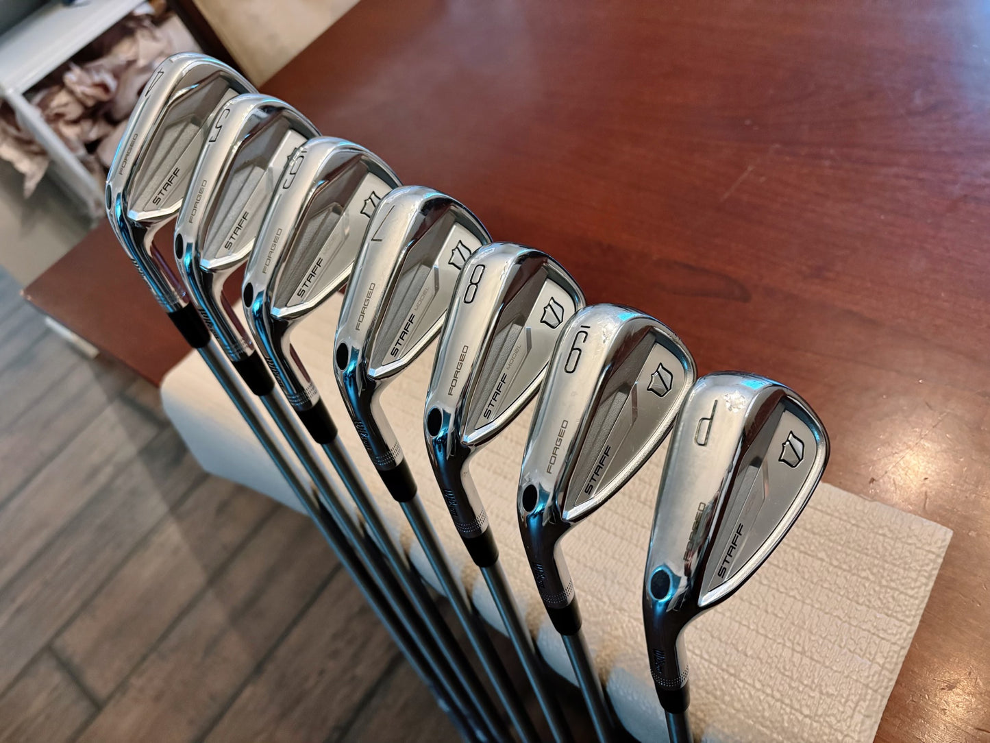 (Left-handed) Wilson Staff CB ‘24 Iron Set 4-PW / Aerotech Steelfiber Stiff