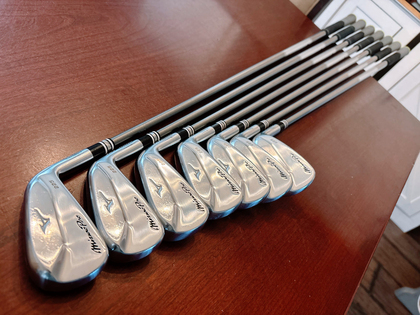 Mizuno Pro 225 Iron Set 4-PW / Aerotech Steelfiber X-Stiff