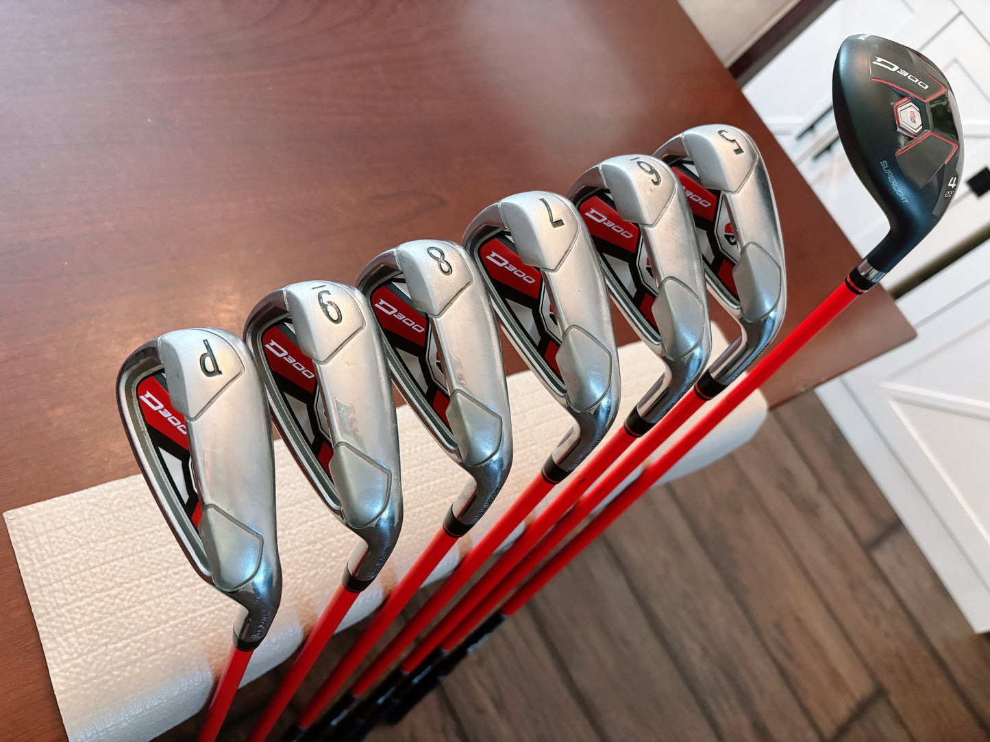 Wilson Staff D300 Hybrid/Iron Combo Set 4-PW / Regular Flex Graphite