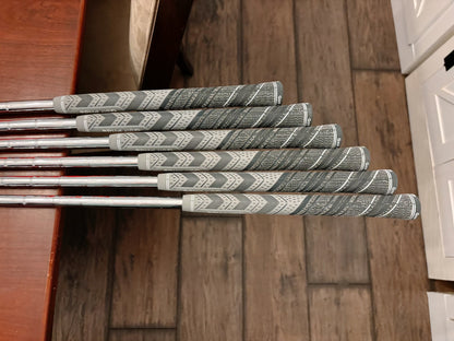 Honma Tour World Forged Iron Set / Stiff