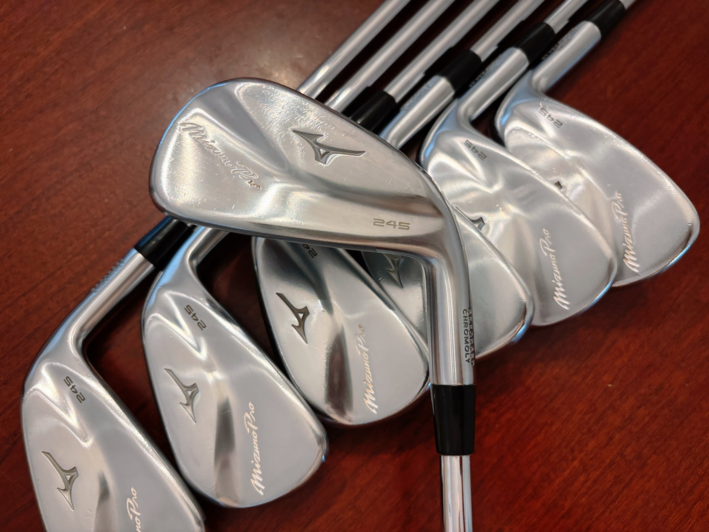 Mizuno Pro 245 Iron Set 4-PW / Dynamic Gold S300 Stiff