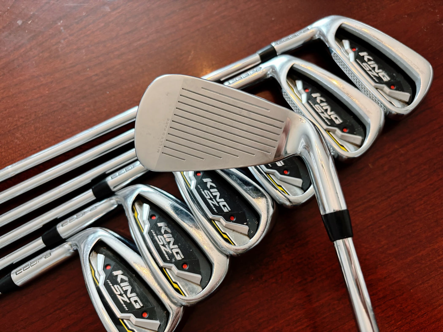 (Left-handed) Cobra King SpeedZone Iron Set 5-GW / KBS Tour Regular Flex