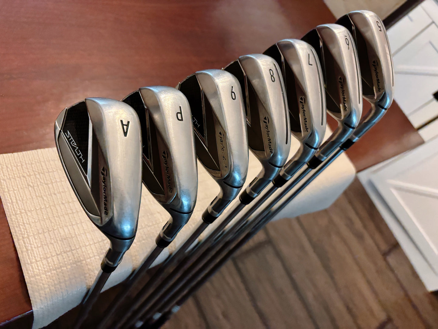 Taylormade Stealth Iron Set 5-AW / KBS Max MT Regular Flex