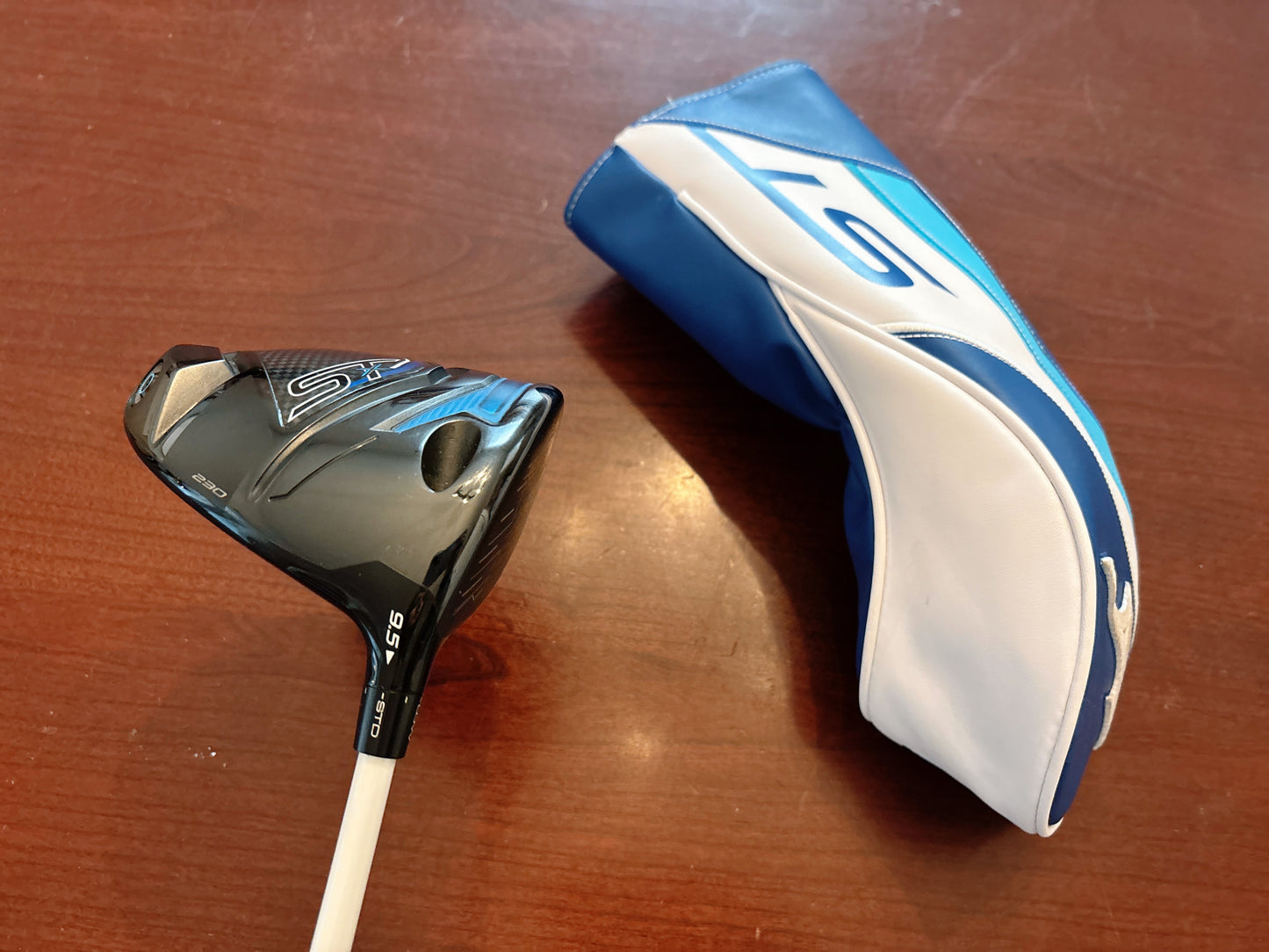 Mizuno ST-X 230 Driver 9.5* w/ Tour AD Graphite Design / X-Stiff