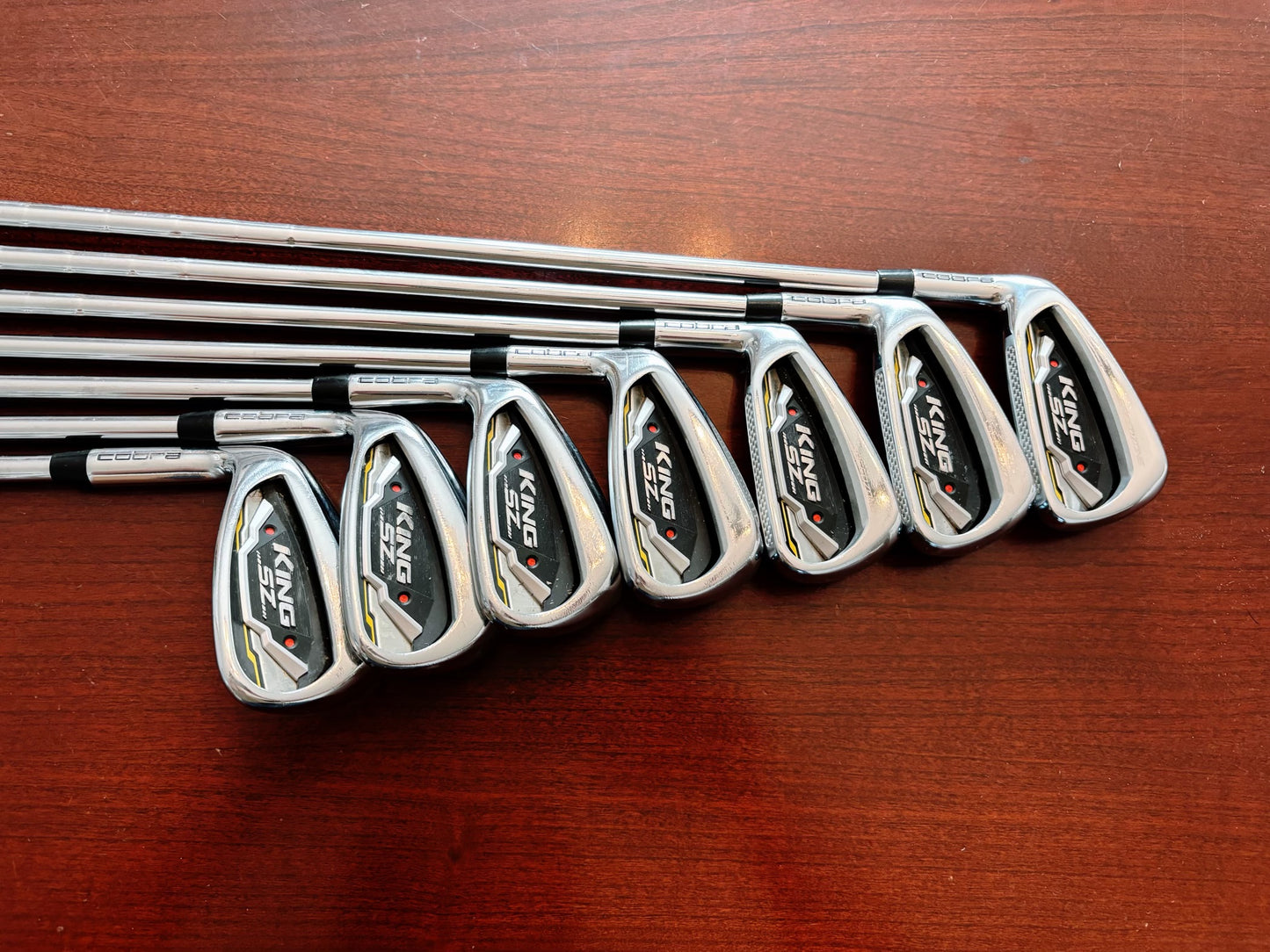 (Left-handed) Cobra King SpeedZone Iron Set 5-GW / KBS Tour Regular Flex