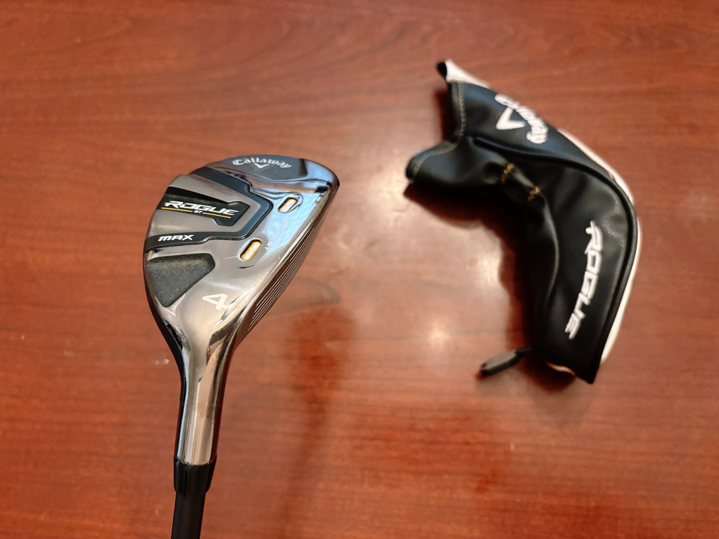 Callaway Rogue ST Max 4-hybrid + headcover