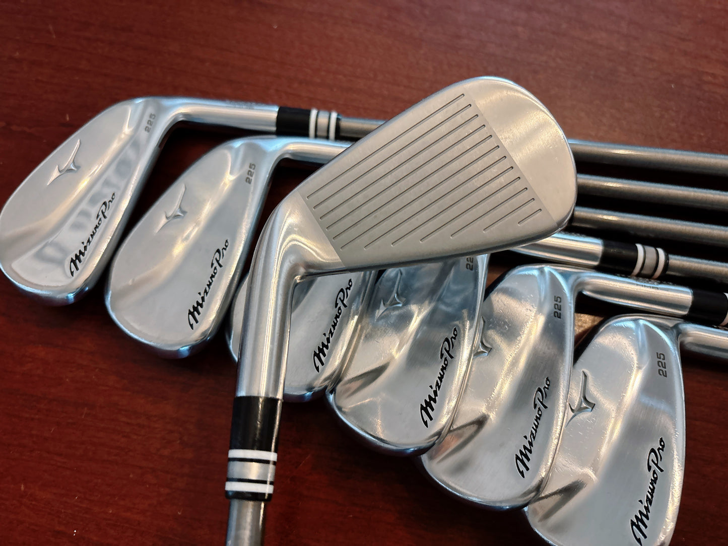 Mizuno Pro 225 Iron Set 4-PW / Aerotech Steelfiber X-Stiff