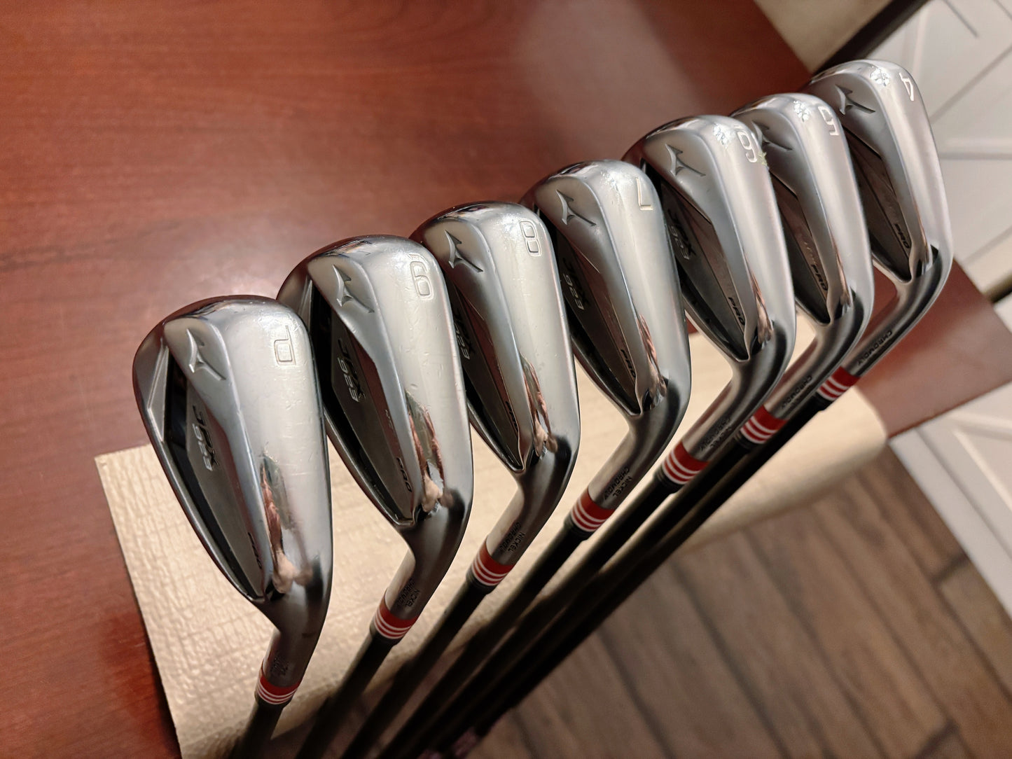 Mizuno JPX 923 Hot Metal Pro Iron Set 4-PW / Accra 110 X-Stiff Graphite