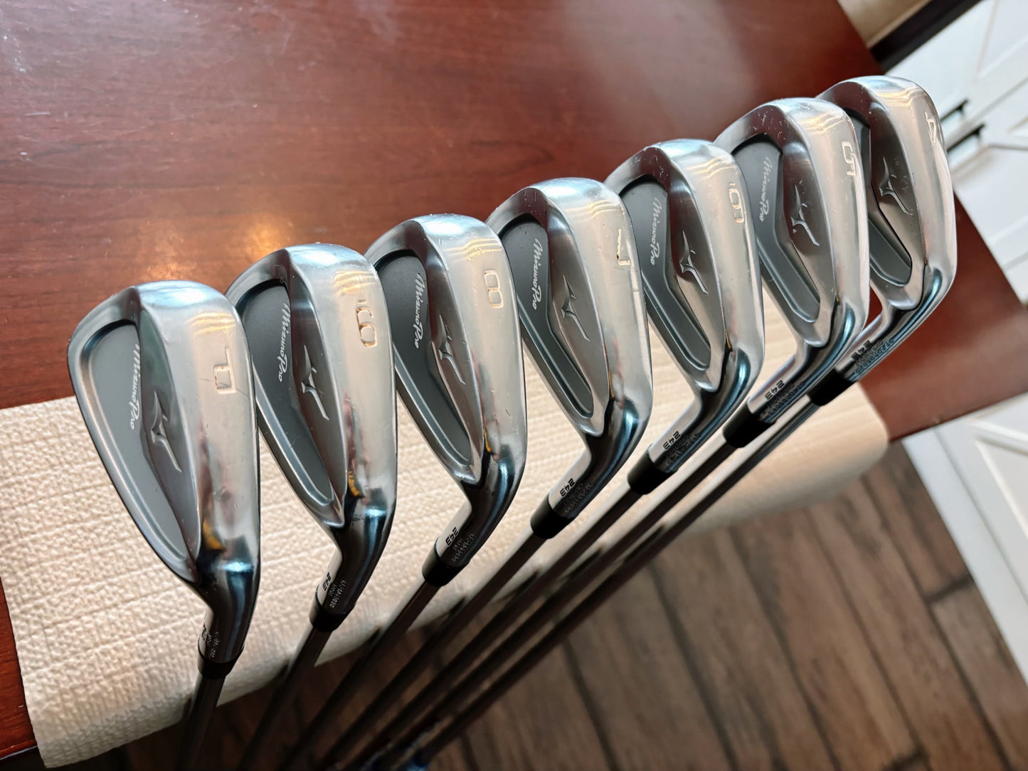 Mizuno Pro 243 Iron Set 4-PW / True Temper Elevate Stiff