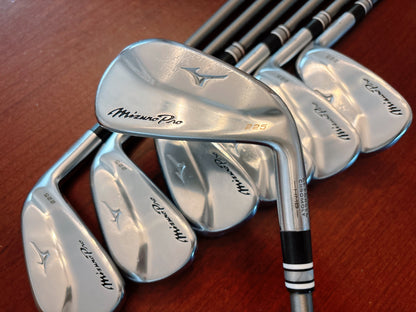 Mizuno Pro 225 Iron Set 4-PW / Aerotech Steelfiber X-Stiff