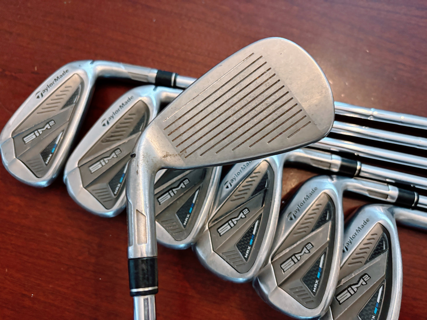 Taylormade SIM2 Max Iron Set 5-PW,SW / KBS Tour 120 Stiff